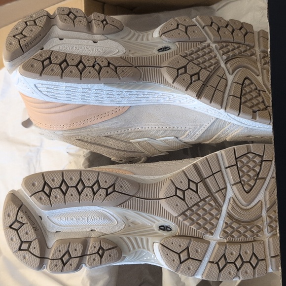 Men New balance size 8 Like New - Picture 6 of 8